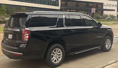 Professional chauffeur for black car service Dallas